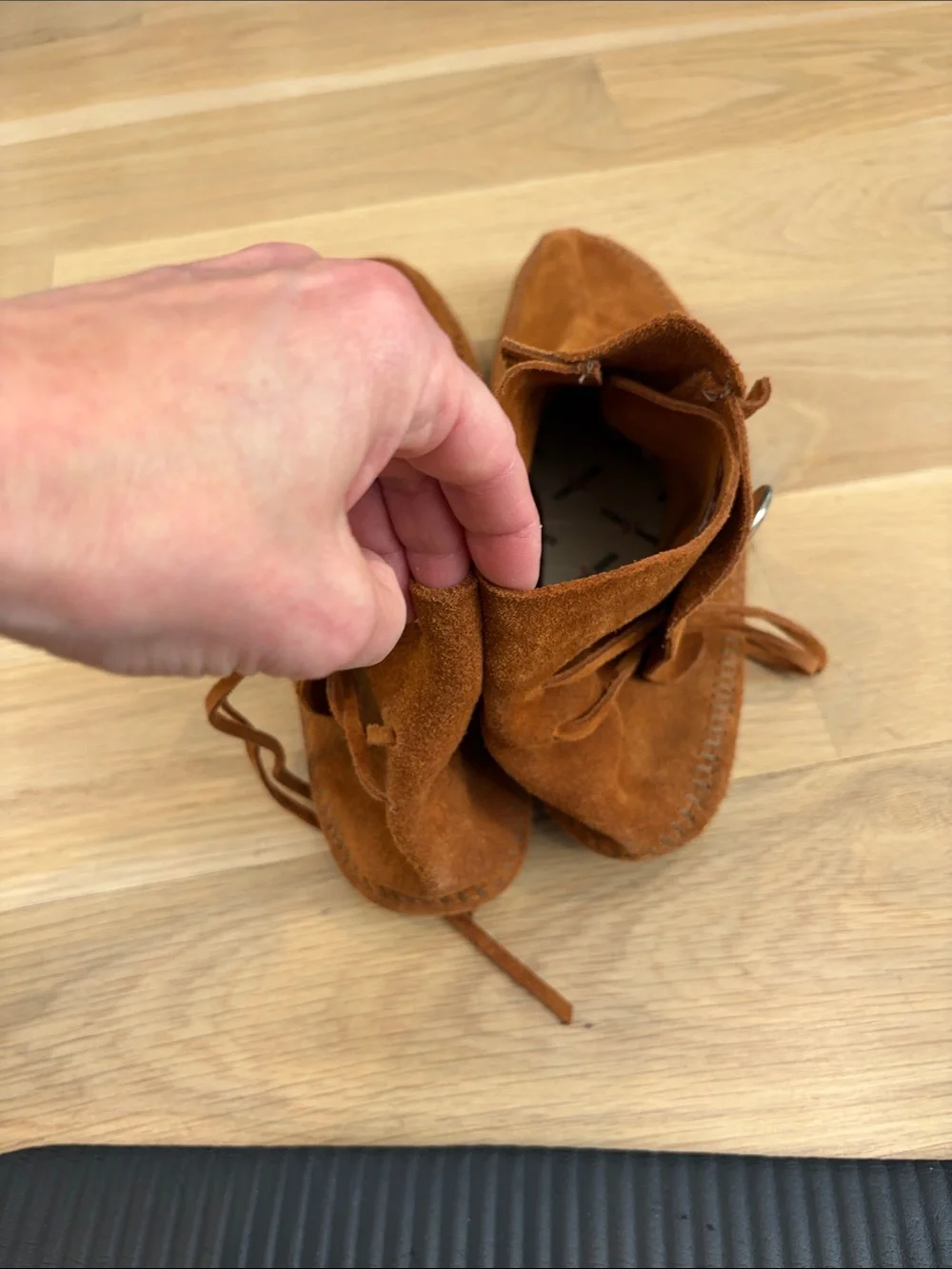 Minnetonka Men's Suede Fringe Chukka Boots - Rust Brown